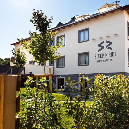 Sleep 'N' Ride Massa Marittima Hotel Bagian luar foto