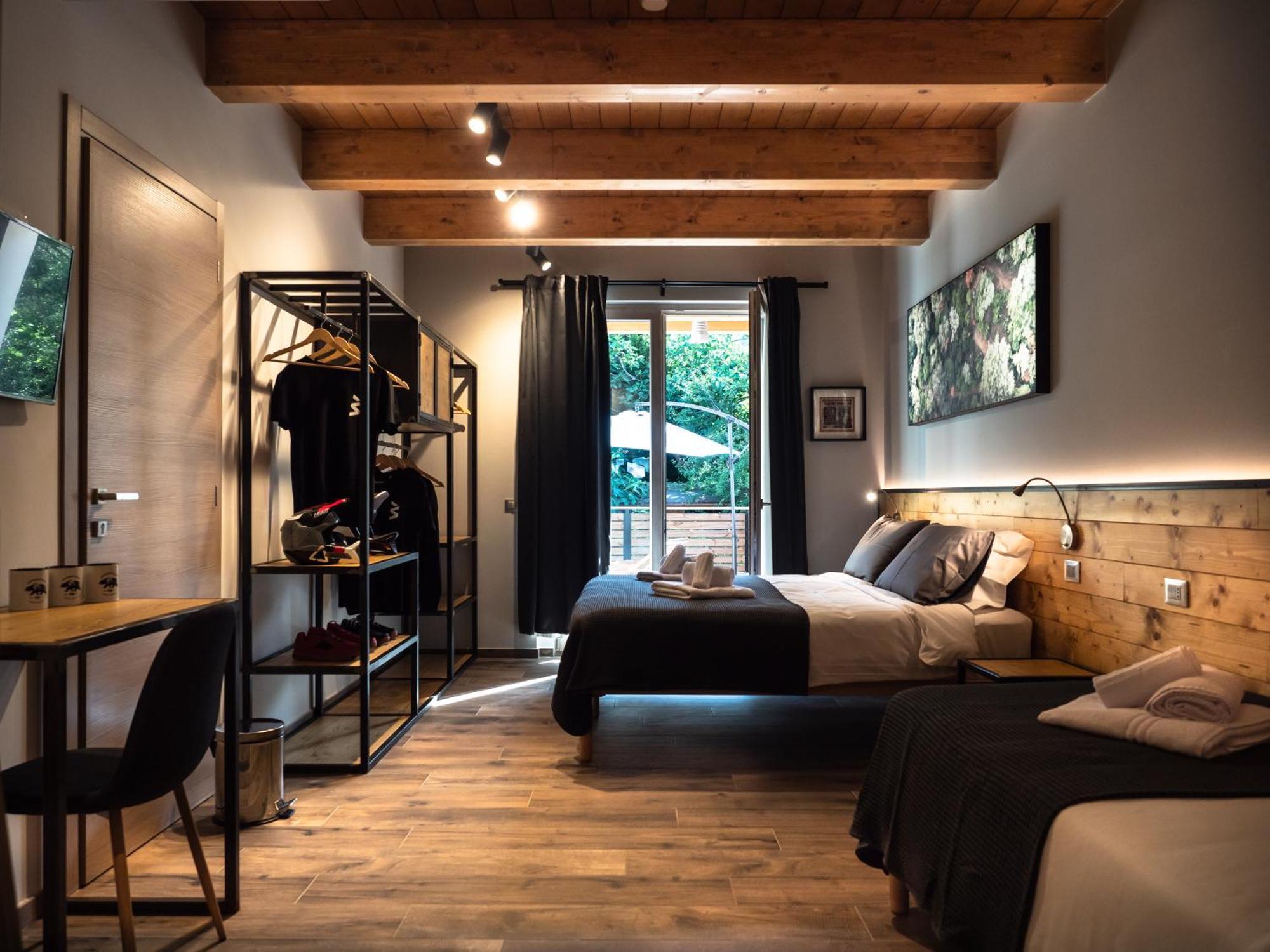 Sleep 'N' Ride Massa Marittima Hotel Bagian luar foto